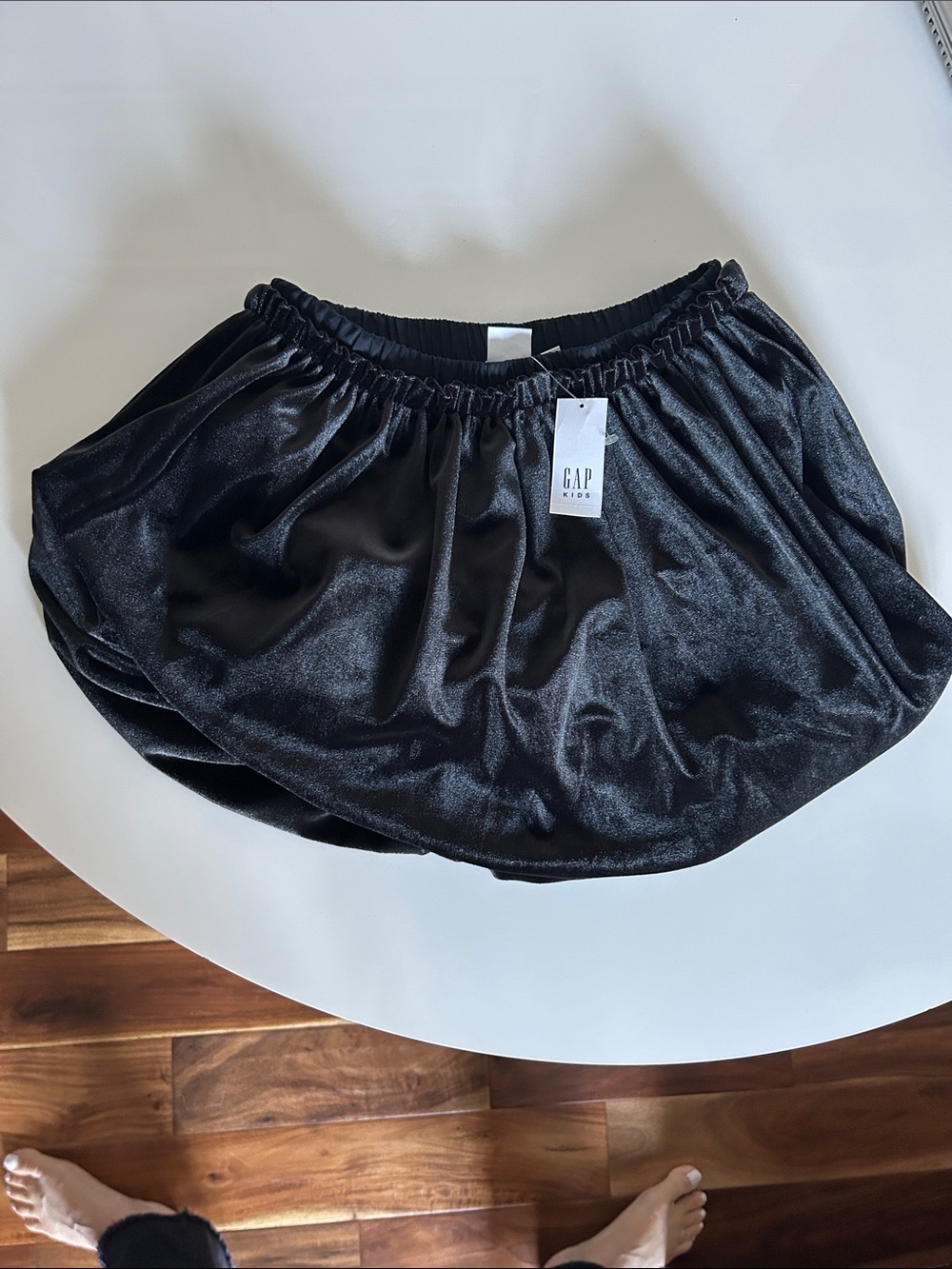 GAP Black velvet Bubble Skirt with Elastic Waist size 8 years (M)